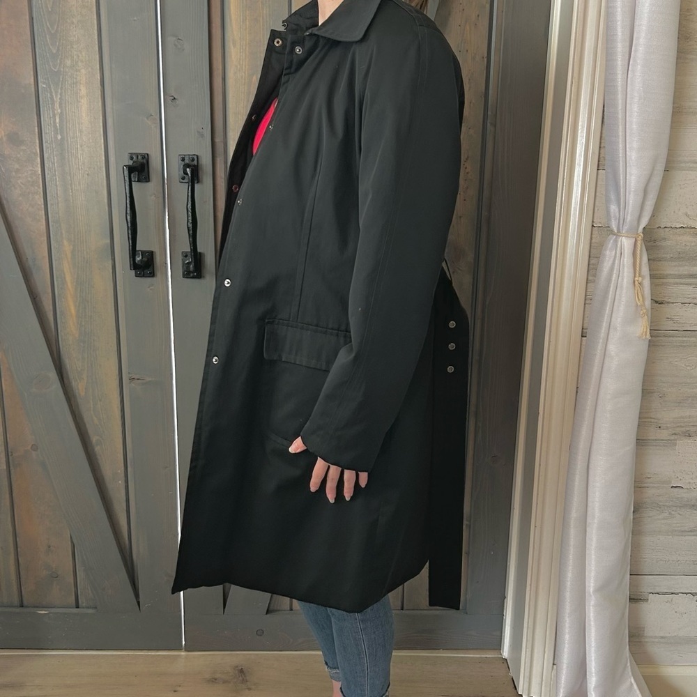Ellen Tracy Black Raincoat. Trenchcoat. Size Medium - Picture 6 of 13